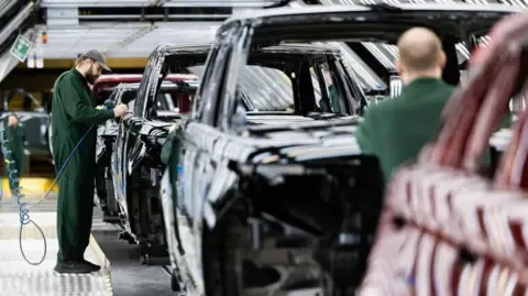 Jaguar Land Rover Supply Chain Workers Reportedly Told to Apply for Universal Credit, Union Claims
