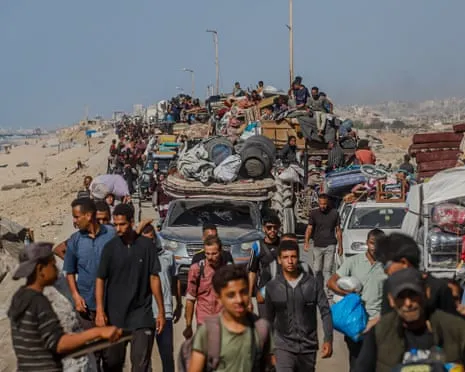 Israeli Forces Attempt to Force Residents Away of Gaza's Urban Center as Ground Offensive Persists