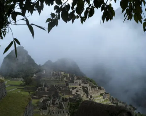 Rocks on Train Tracks Leave 900 Travelers en route to Machu Picchu
