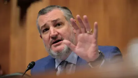 Senator Ted Cruz Compares US Broadcast Oversight Body to ‘Mafioso’ on Jimmy Kimmel Show